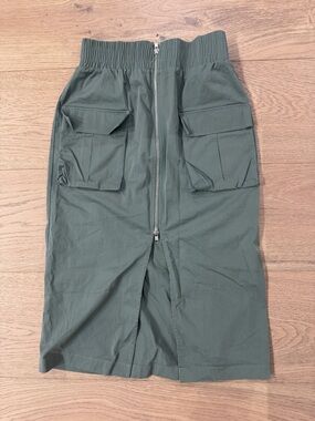 Abercrombie & Fitch Women’s Cargo Skirt in Olive